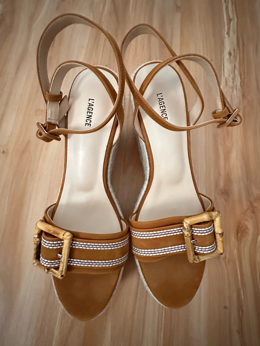 L’Agence Women's Aurore Shoe In Buckskin In Brown Size 9.5 NWOT - Picture 2 of 7